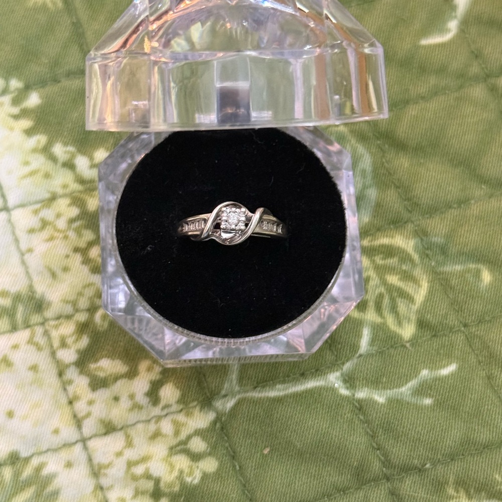 ESTATE ROUND AND BAGUETTE REAL GENUINE DIAMOND ENGAGEMENT RING STERLING SILVER
